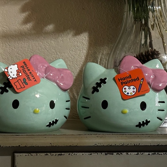 Hello Kitty Frankenstein Planter - Picture 3 of 4